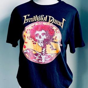 Grateful Dead band tshirt, fits like a women’s small, it’s a boys 14